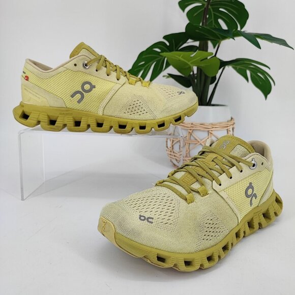 On Women’s Cloud X Green Mesh Lace up Running Shoes Size 6.5 US - Picture 1 of 11